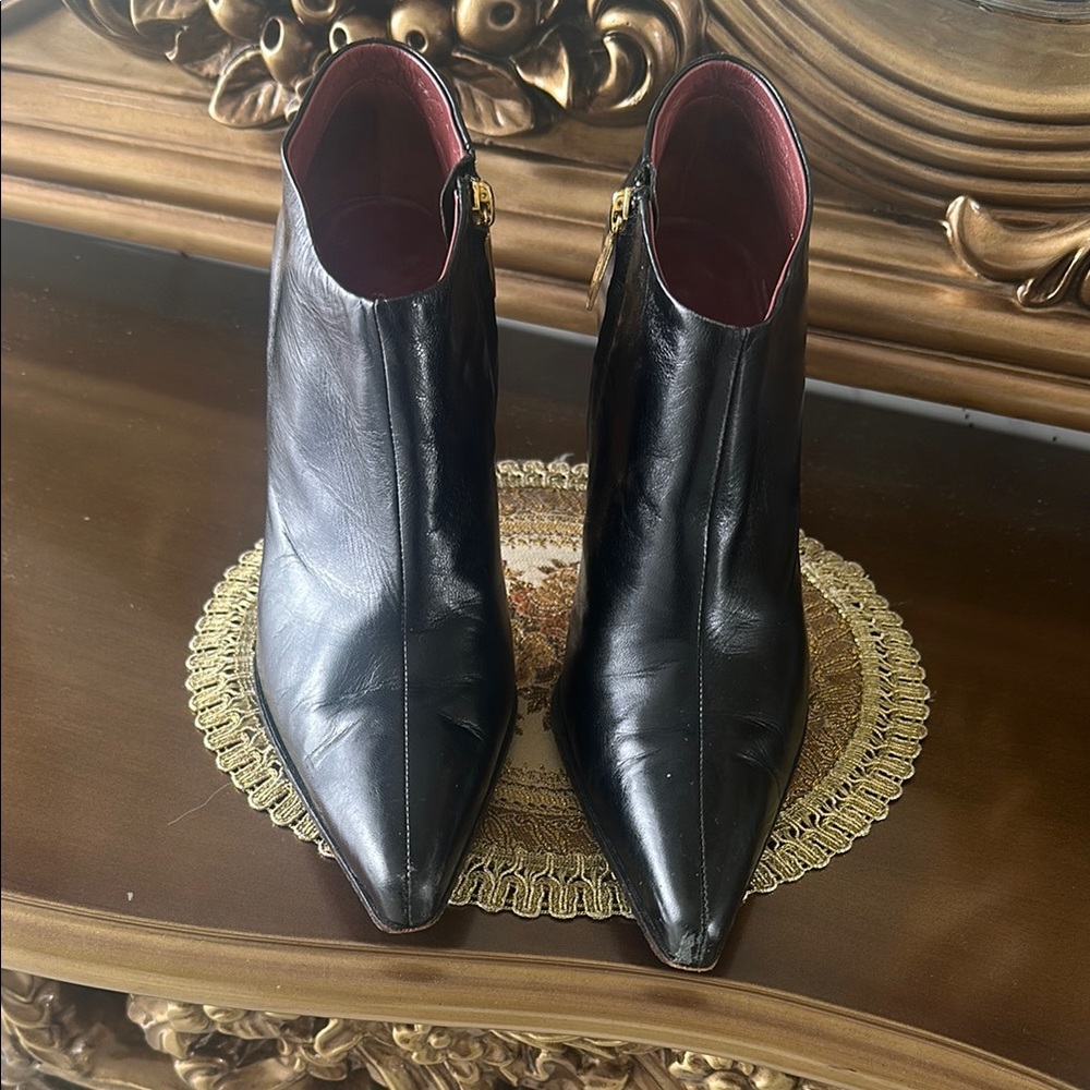 Sergio Rossi Black Leather Ankle Booties size 37.